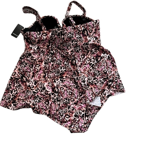 NWT Torrid Underwire Twist Front One Piece Swimsuit size 1X cup D/DD - Picture 4 of 8